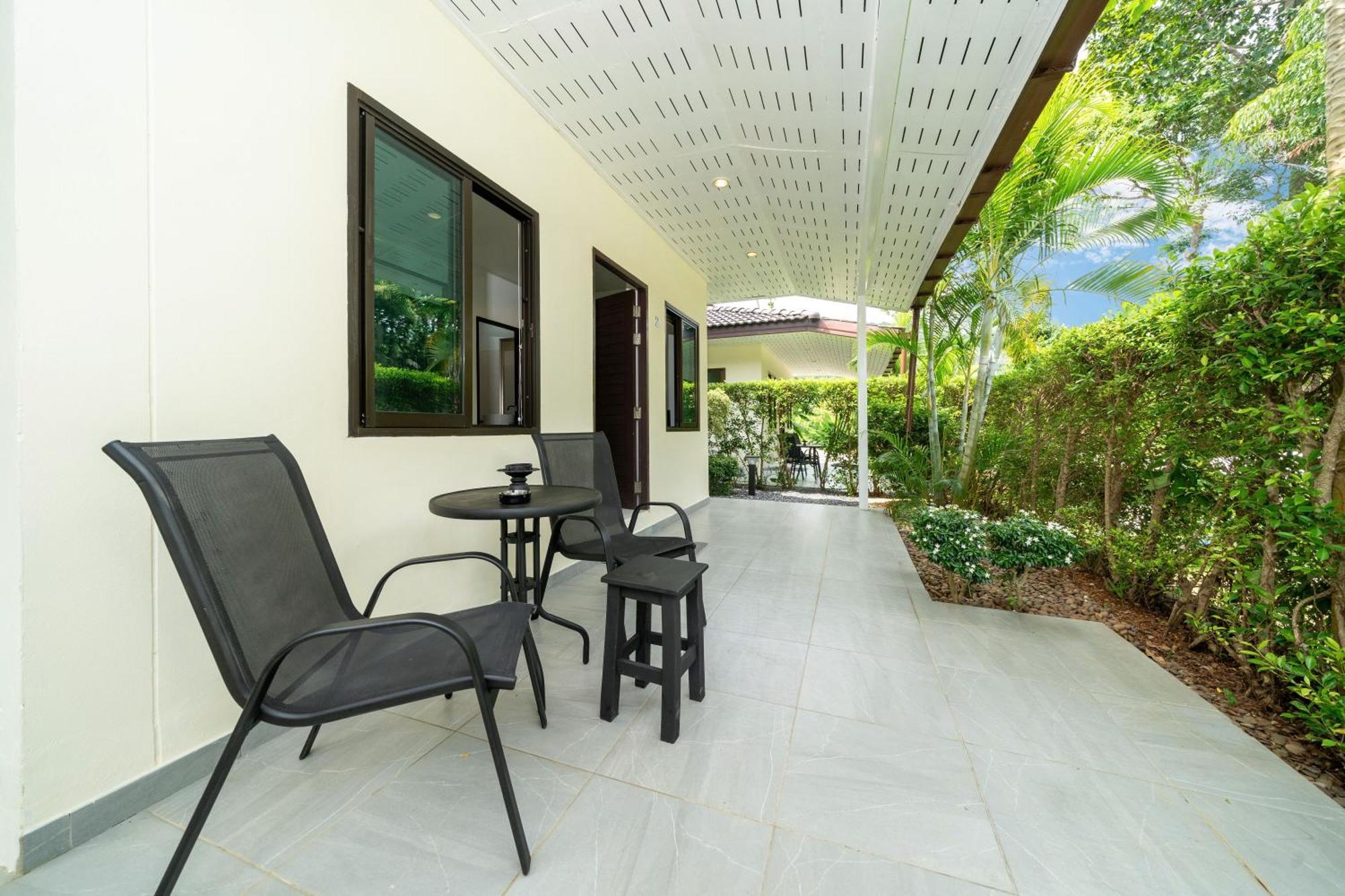 Oxavia Garden Oasis In Nai Harn - Your Private Tropical Garden With 3 Cabins And Jacuzzi Rawai ภายนอก รูปภาพ
