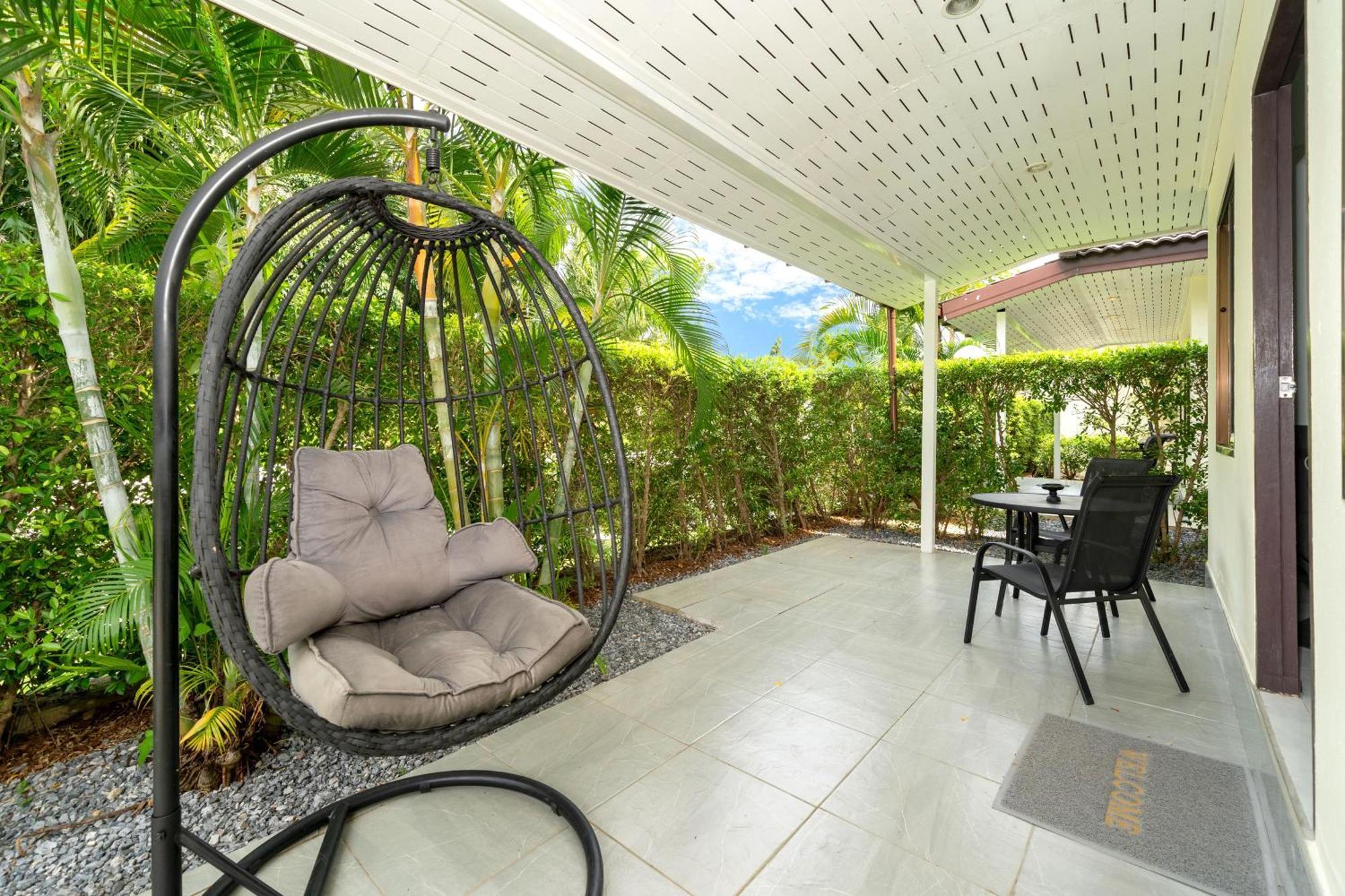 Oxavia Garden Oasis In Nai Harn - Your Private Tropical Garden With 3 Cabins And Jacuzzi Rawai ภายนอก รูปภาพ