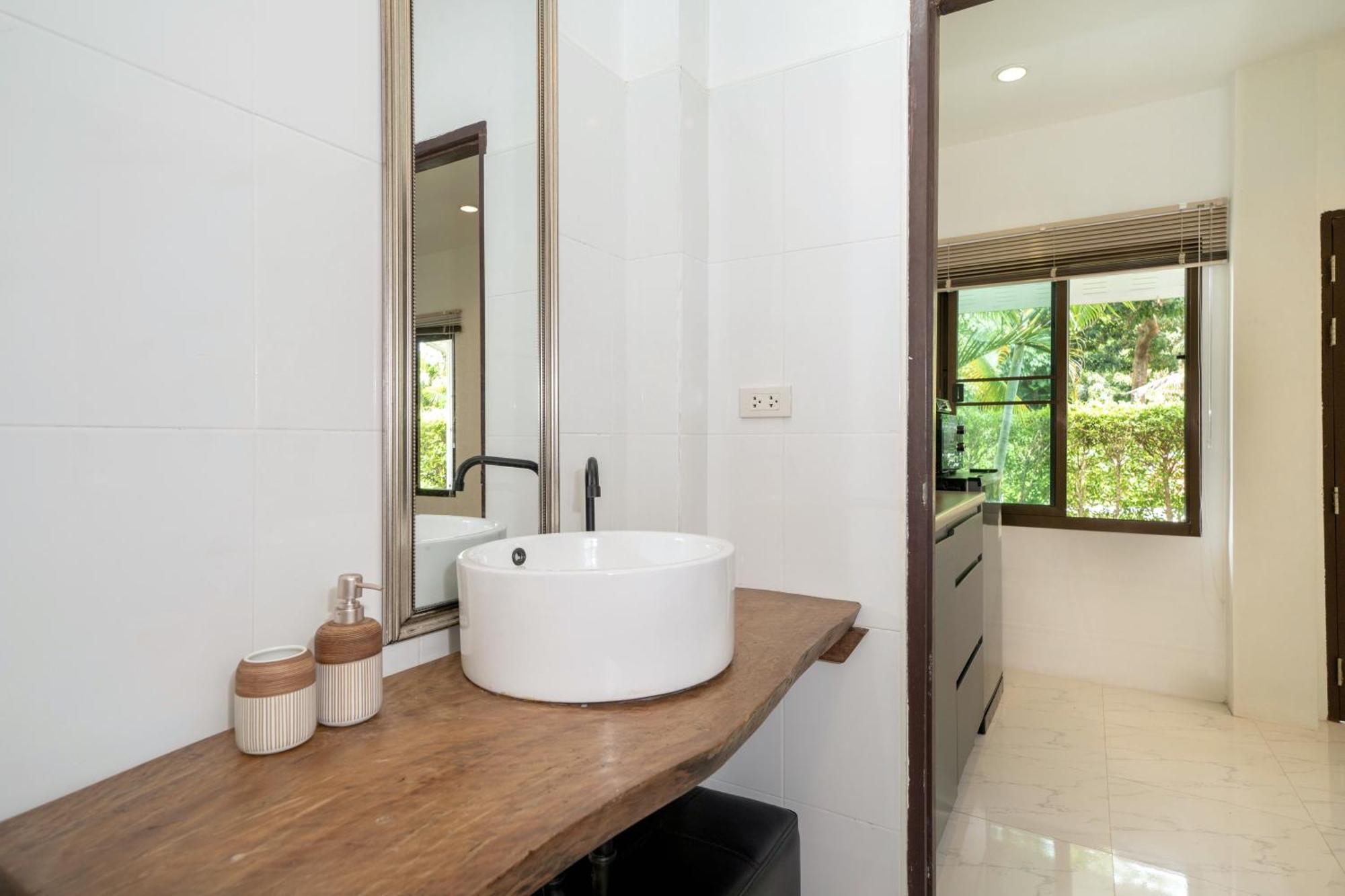 Oxavia Garden Oasis In Nai Harn - Your Private Tropical Garden With 3 Cabins And Jacuzzi Rawai ภายนอก รูปภาพ