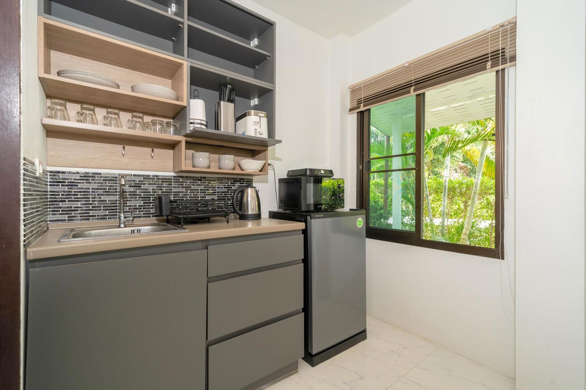 Oxavia Garden Oasis In Nai Harn - Your Private Tropical Garden With 3 Cabins And Jacuzzi Rawai ภายนอก รูปภาพ